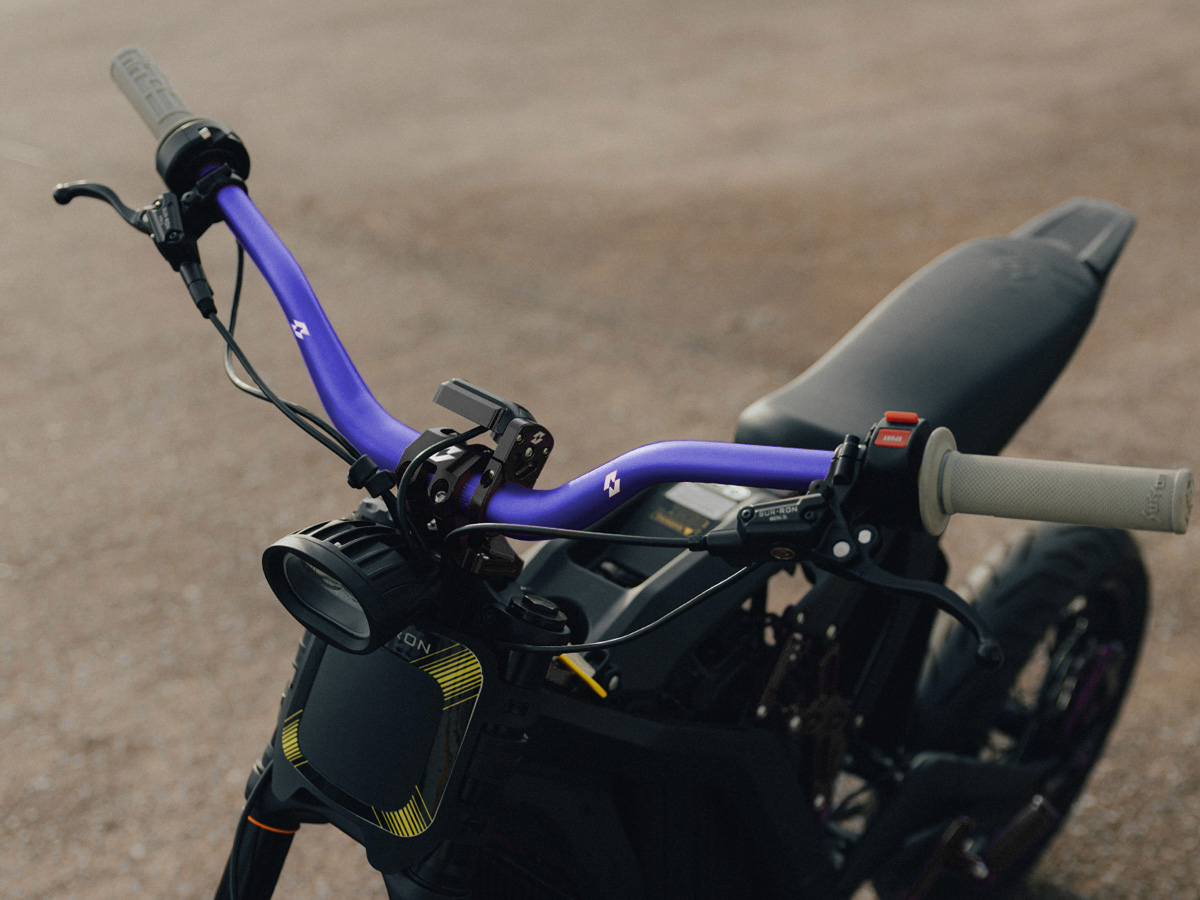 Full-E Charged High-Rise Handlebar 31.8mm Blue