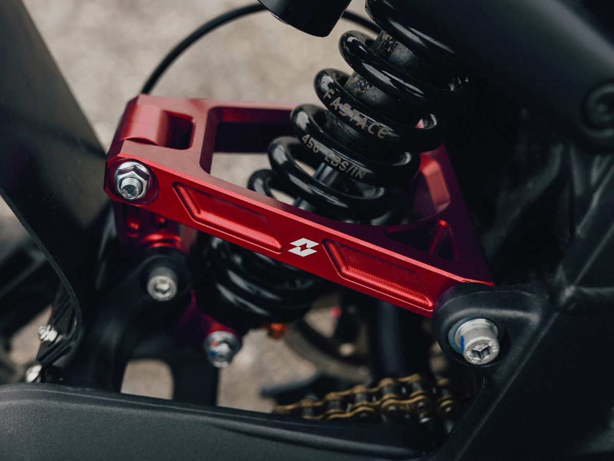 Full-E Charged Reinforced Suspension Triangle for Light Bee Red