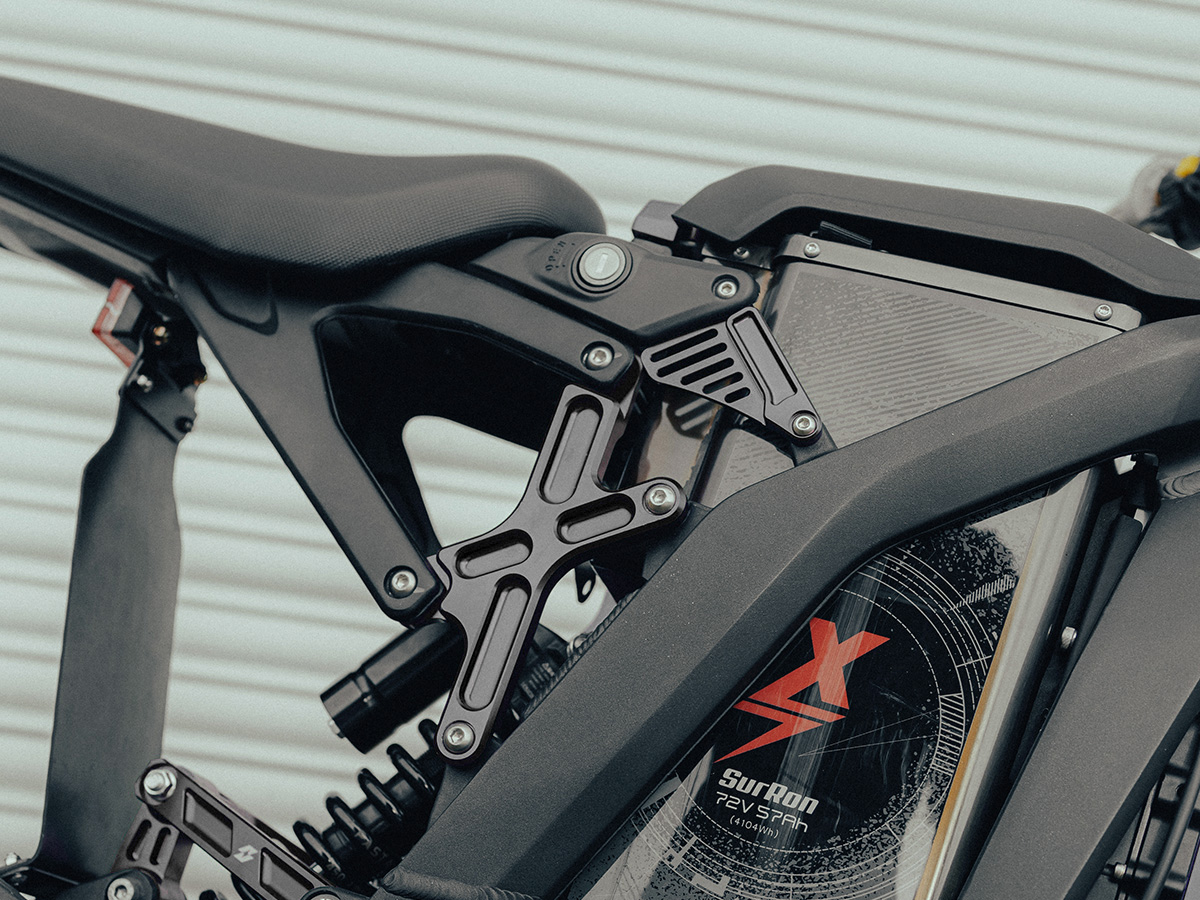 Full-E Charged Seat Lift Kit Aluminium Black