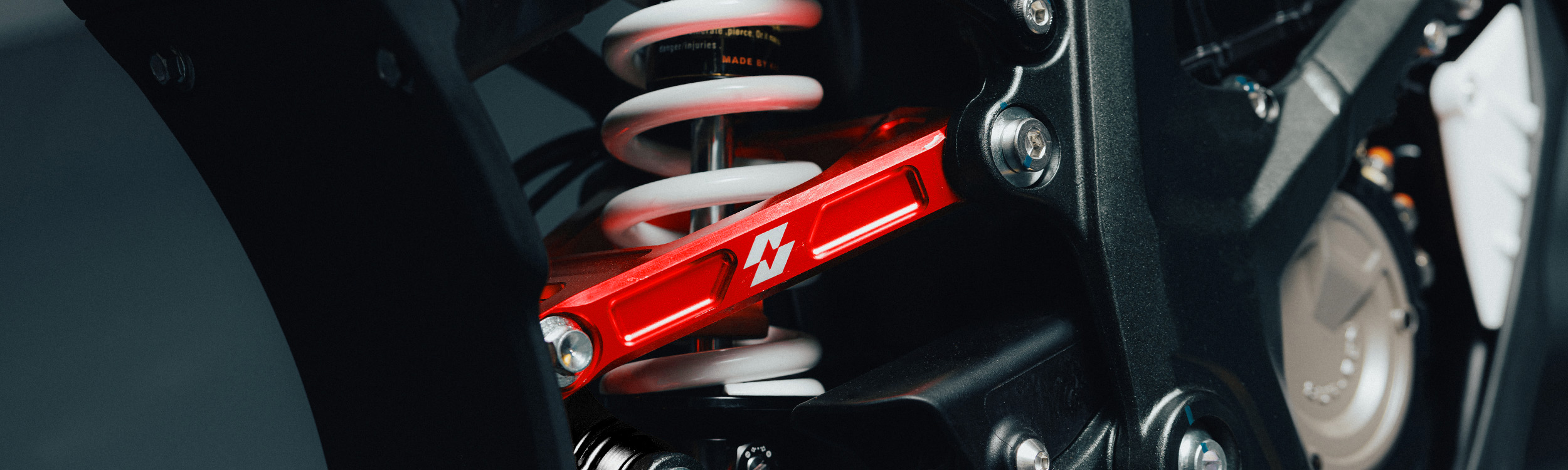 Full-E Charged Rear Reinforced Suspension Triangle Red